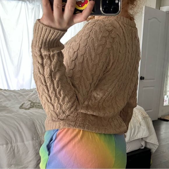 American Eagle Tan Cropped Cable Knit Sweater - Picture 2 of 8